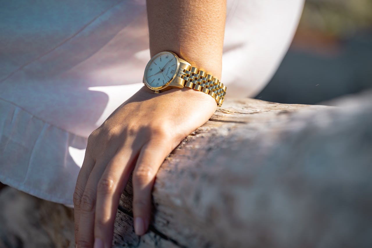   ¡Brilla este verano! Los mejores relojes dorados para mujer